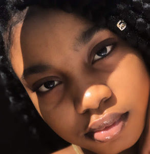 Meet your Posher, Yvema